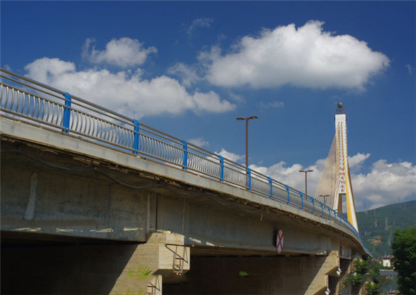 济宁304不锈钢桥梁护栏：安全、耐用与美观的完美结合
