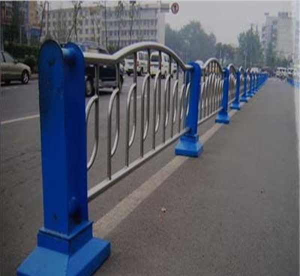 济宁不锈钢防撞栏杆生产制造工艺